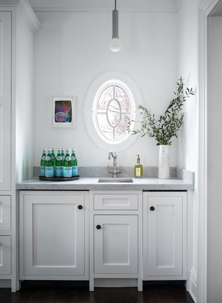 Tina-Ramchandani-Interior-Design-Larchmont-Kitchen-Bar
