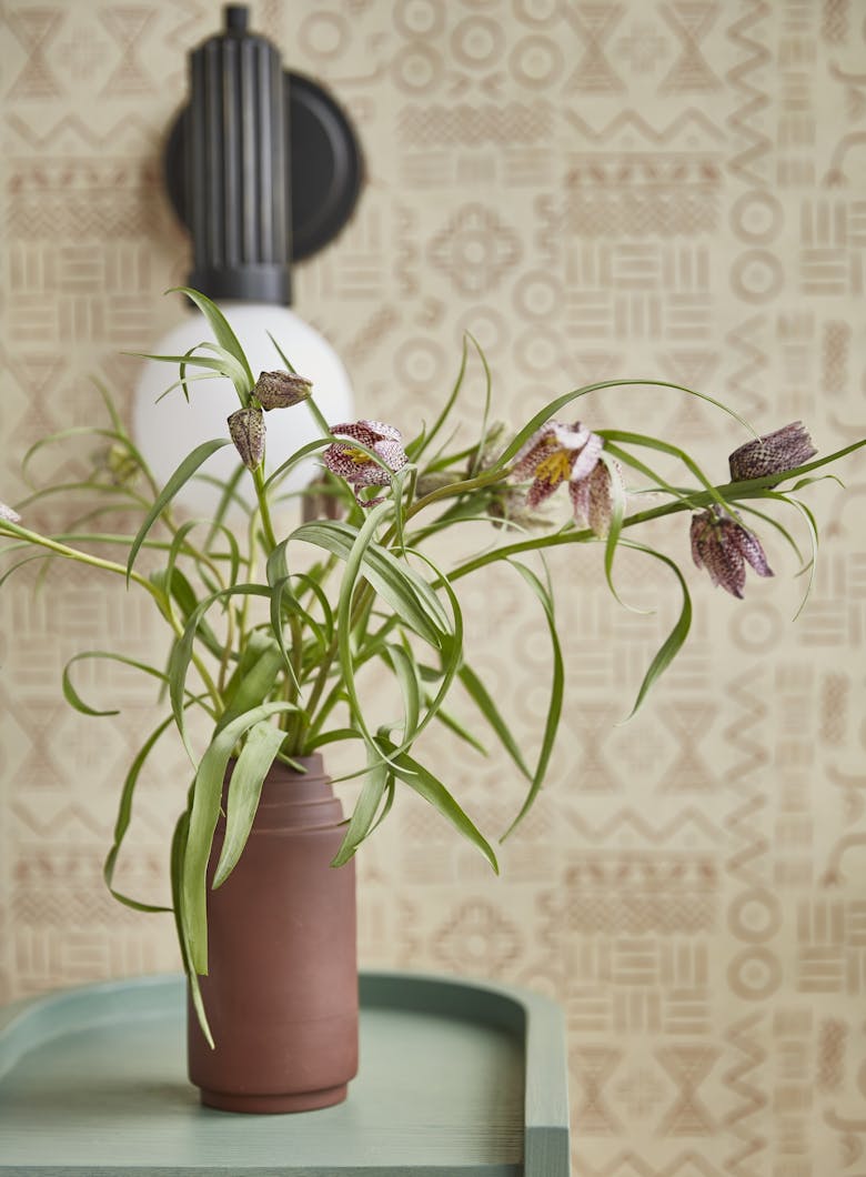 Tina-Ramchandani-Interior-Design-Boerum-Hill-Flowers-In-Vase-Detail-Shot