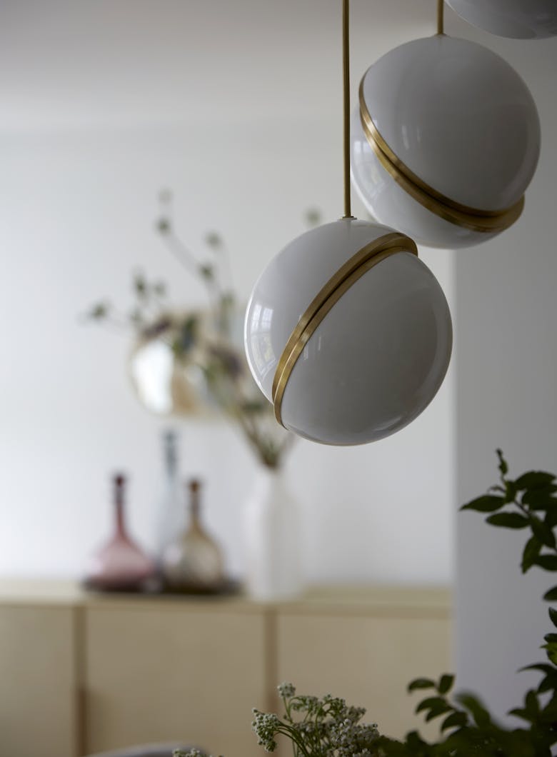 Tina-Ramchandani-Interior-Design-Central-Park-West-Dining-Table-Lighting-Detail-Shot