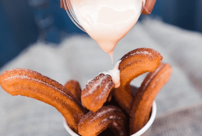 churros with sauce