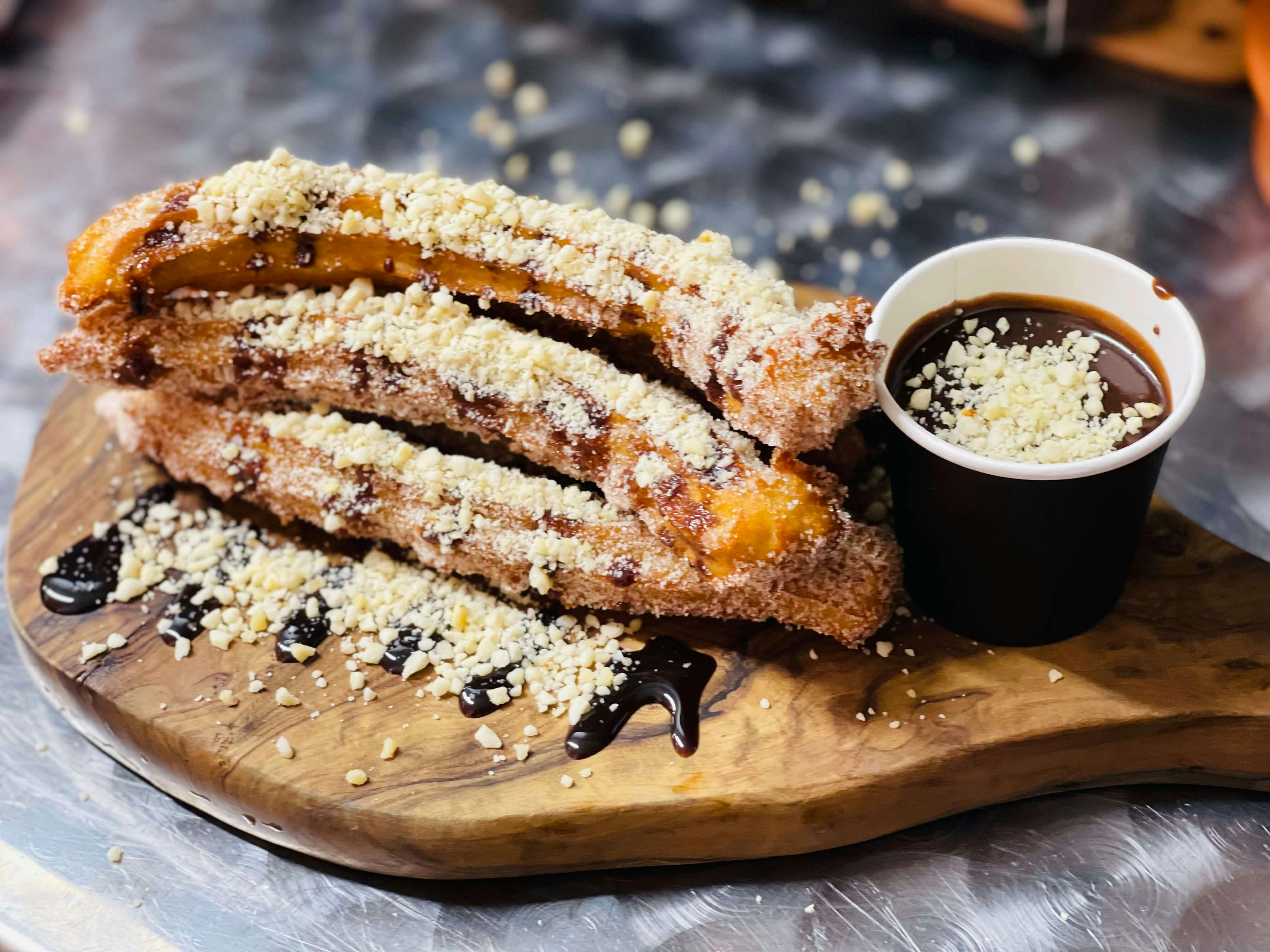churros with chocolate sauce