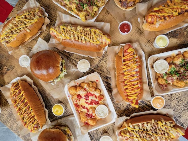 hot dog platter