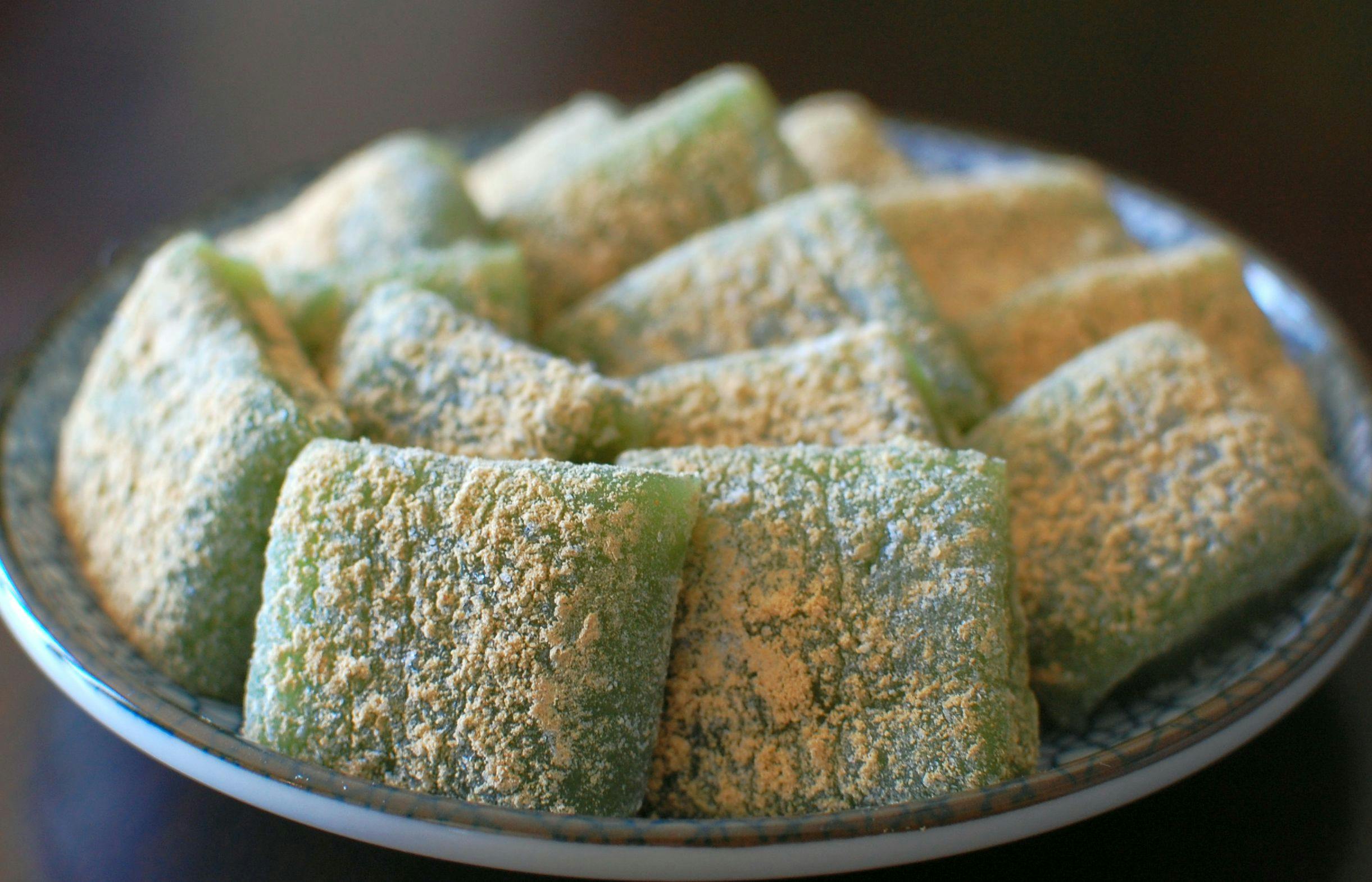 10 Kinds Of Mochi Japanese Traditional Sweets Tokyotreat Japanese Candy Snacks Subscription Box 10 Kinds Of Mochi Japanese Traditional Sweets Tokyotreat Japanese Candy Snacks Subscription Box