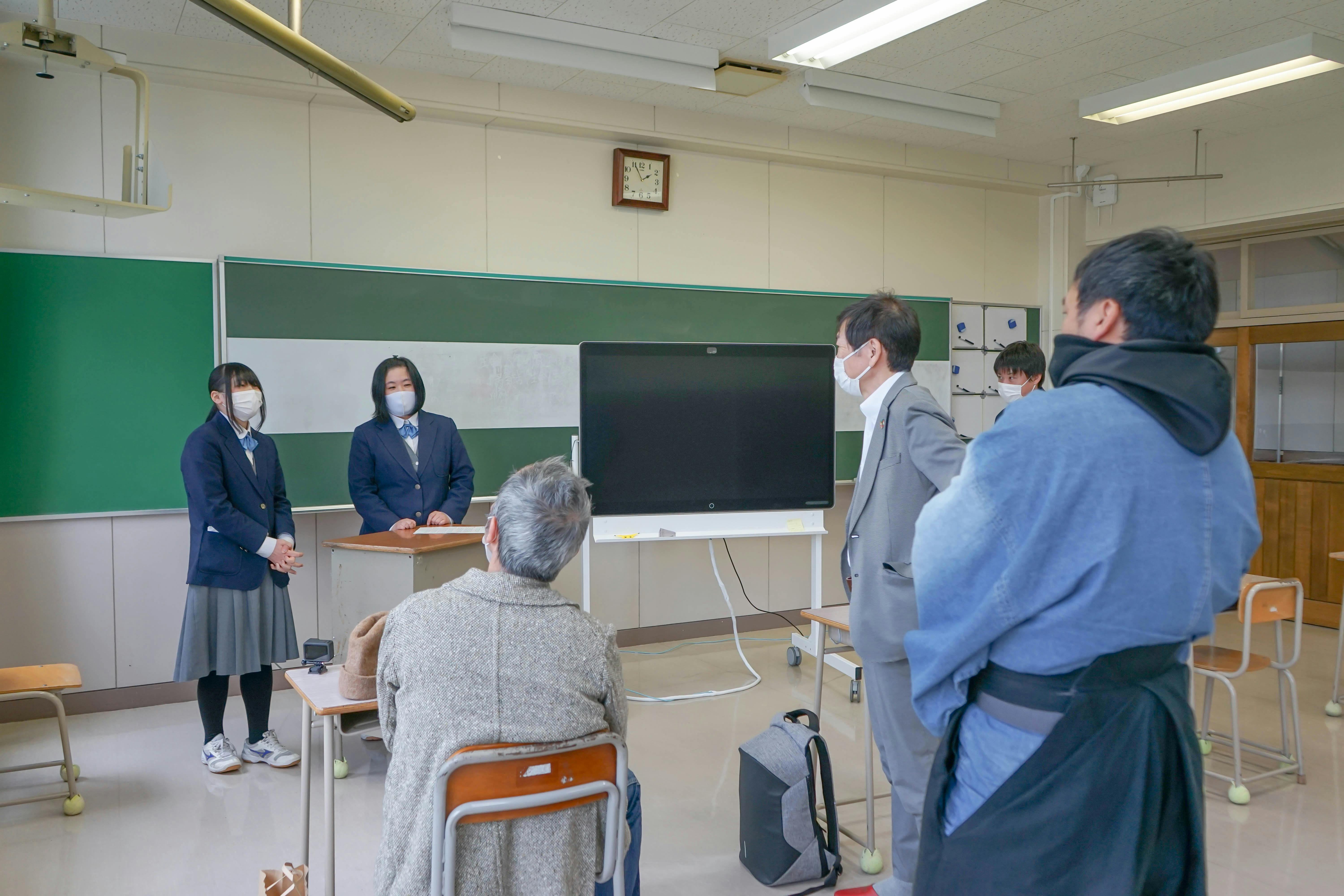 生徒たちが取り組む、地域の課題解決の発表も披露してくれた