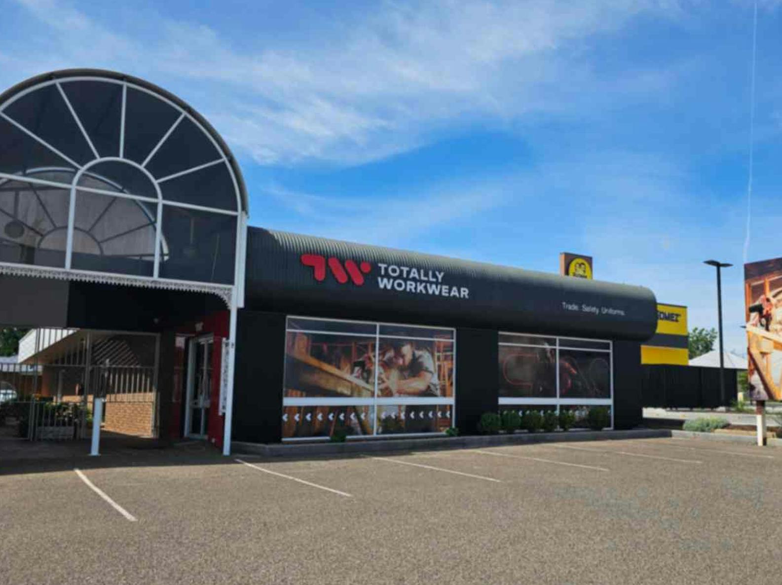 ABOUT Tamworth
