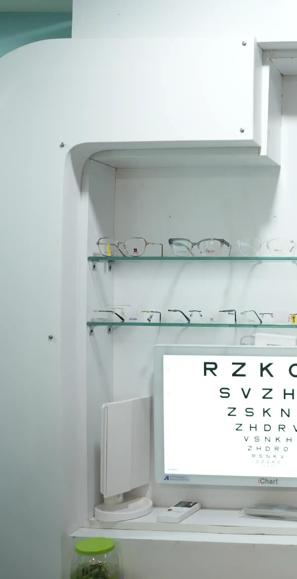 Vision support and low-vision reference