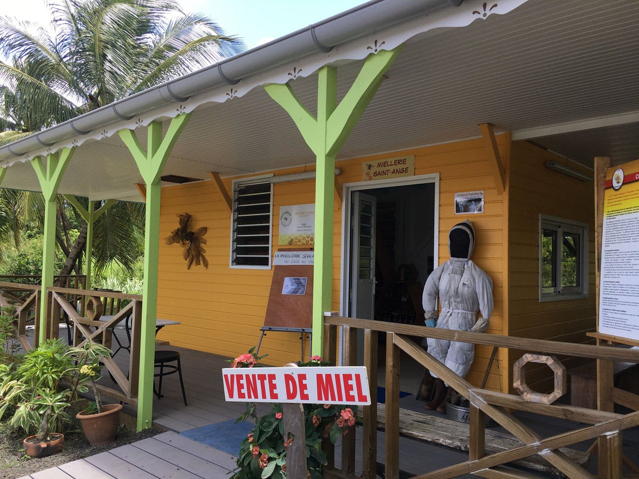 Entrée de la Miellerie Saint-Ange en Martinique