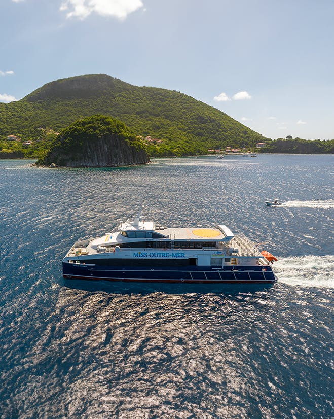 Ferry pour se rendre aux saintes.png