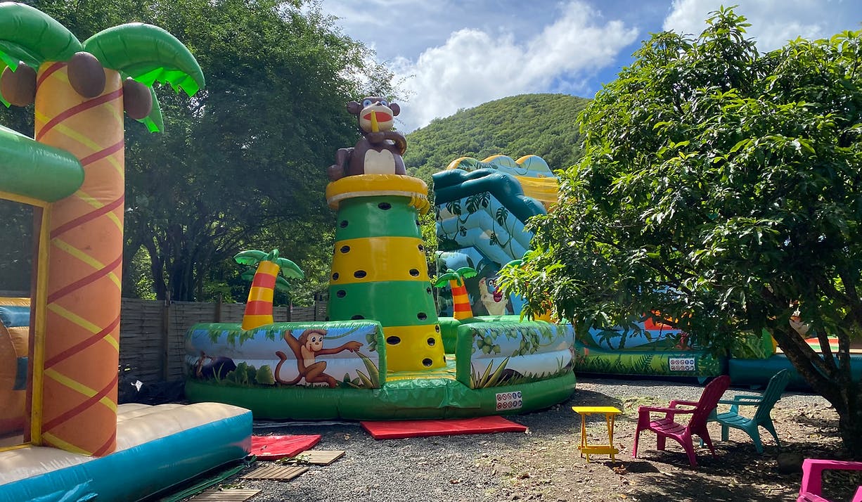 Jeux gonflables du Parkadonf en Martinique