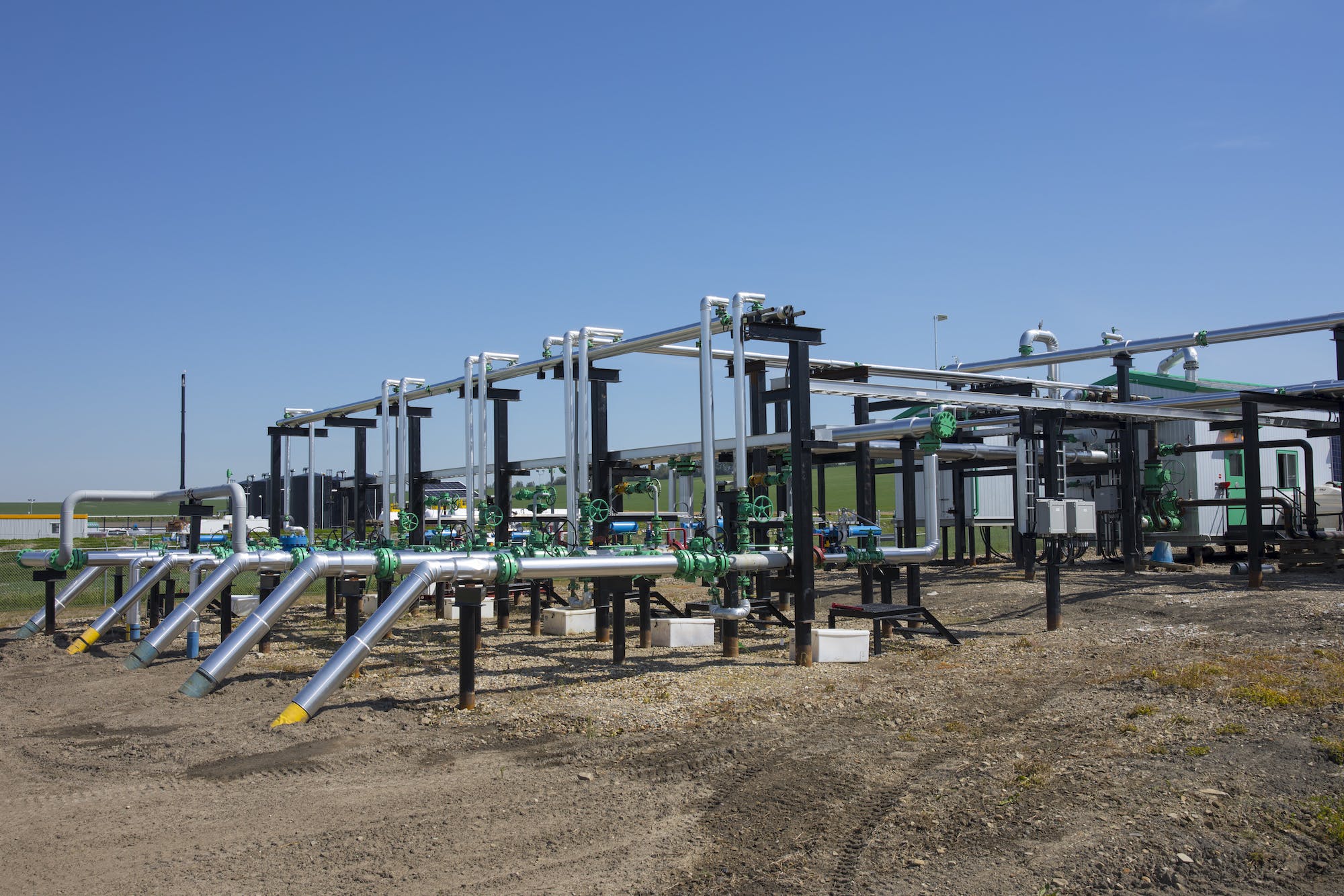 Gas plant pipes