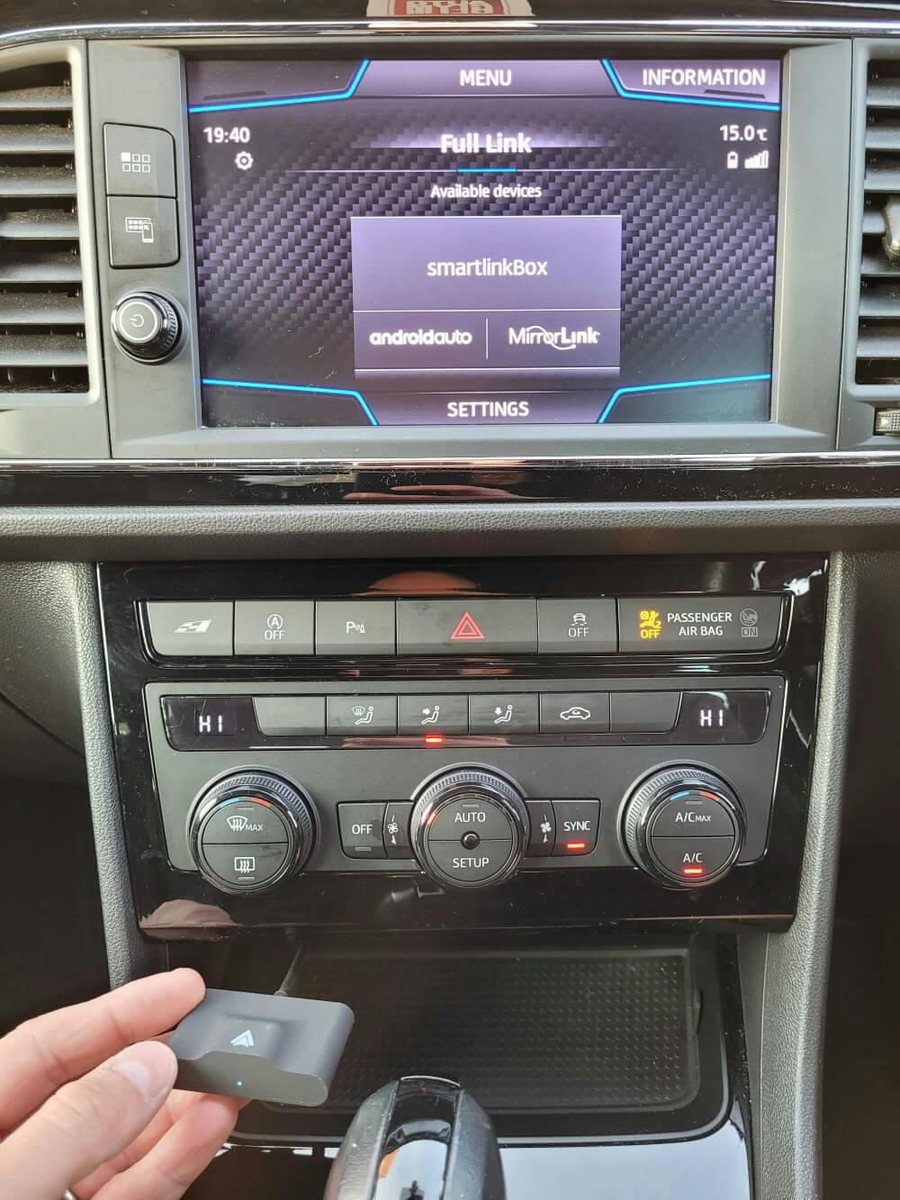 DYTWL Android Auto Wireless Adapter in car