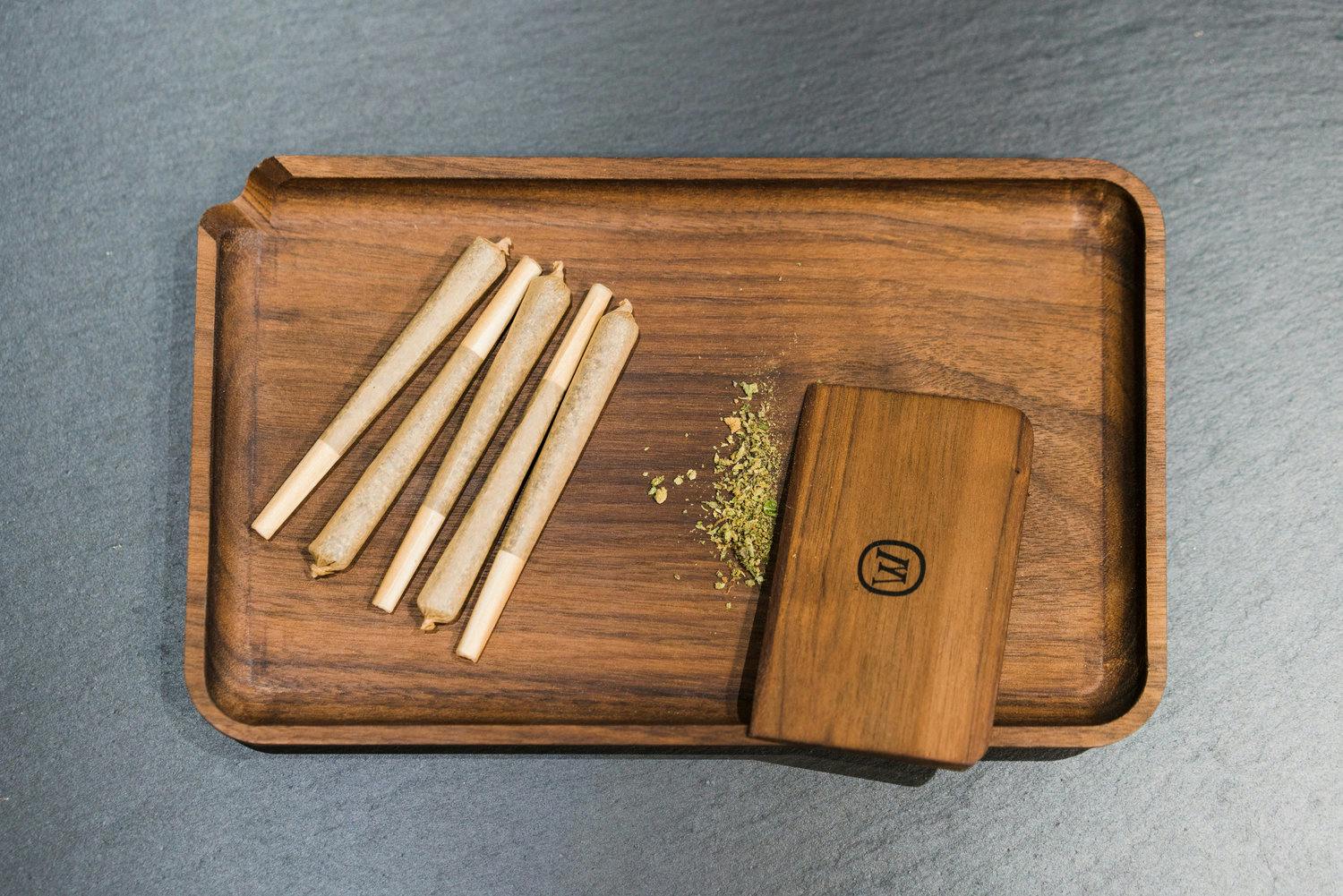 Rolling trays