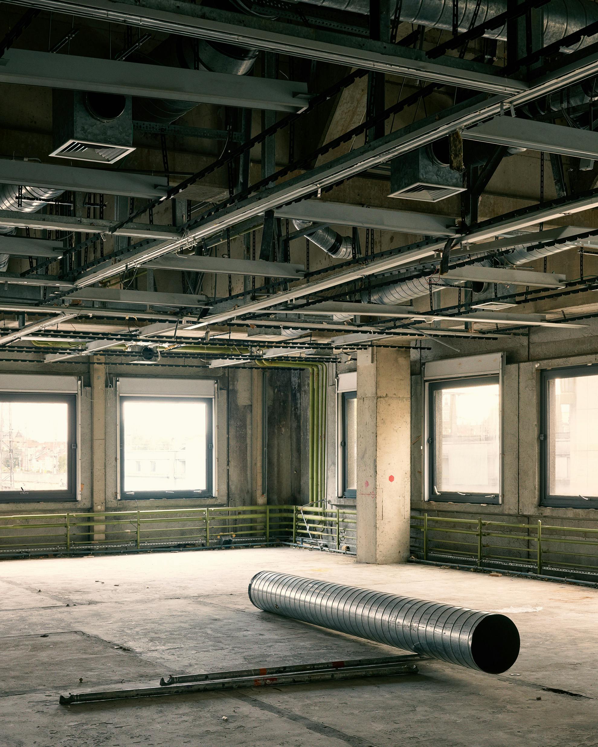 Ventilatiebuizen komen uit het CNN gebouw, Philippe Braquenier