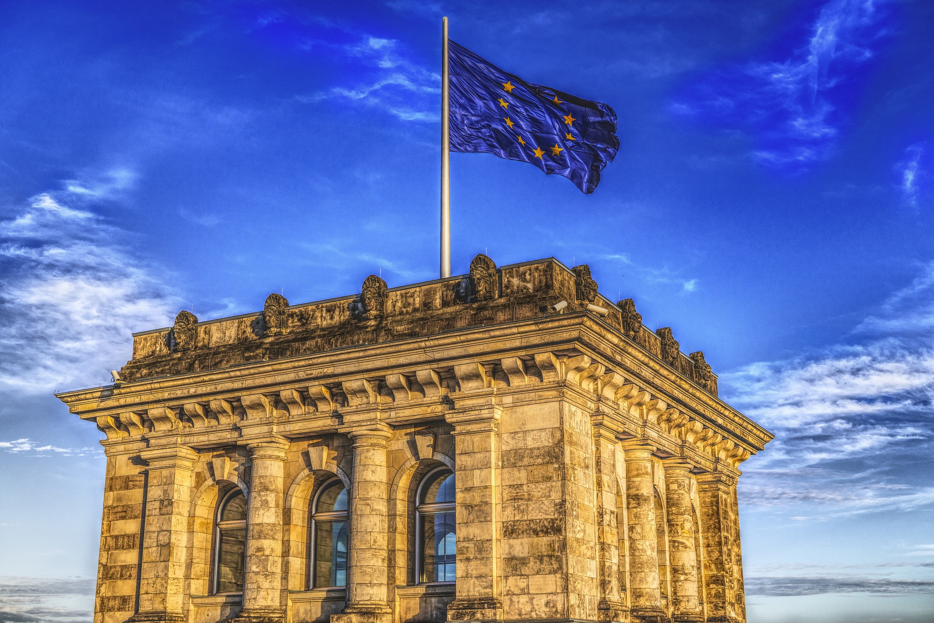 Yields on Peripheral European Government Bonds Decrease