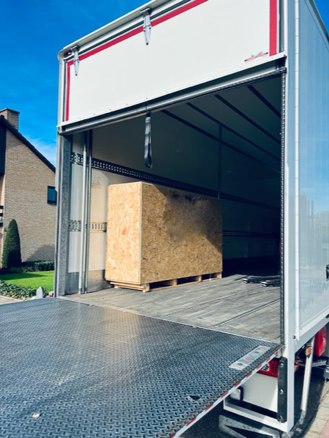 Motor in vrachtwagen