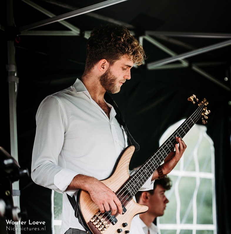 Guus met gitaar 
