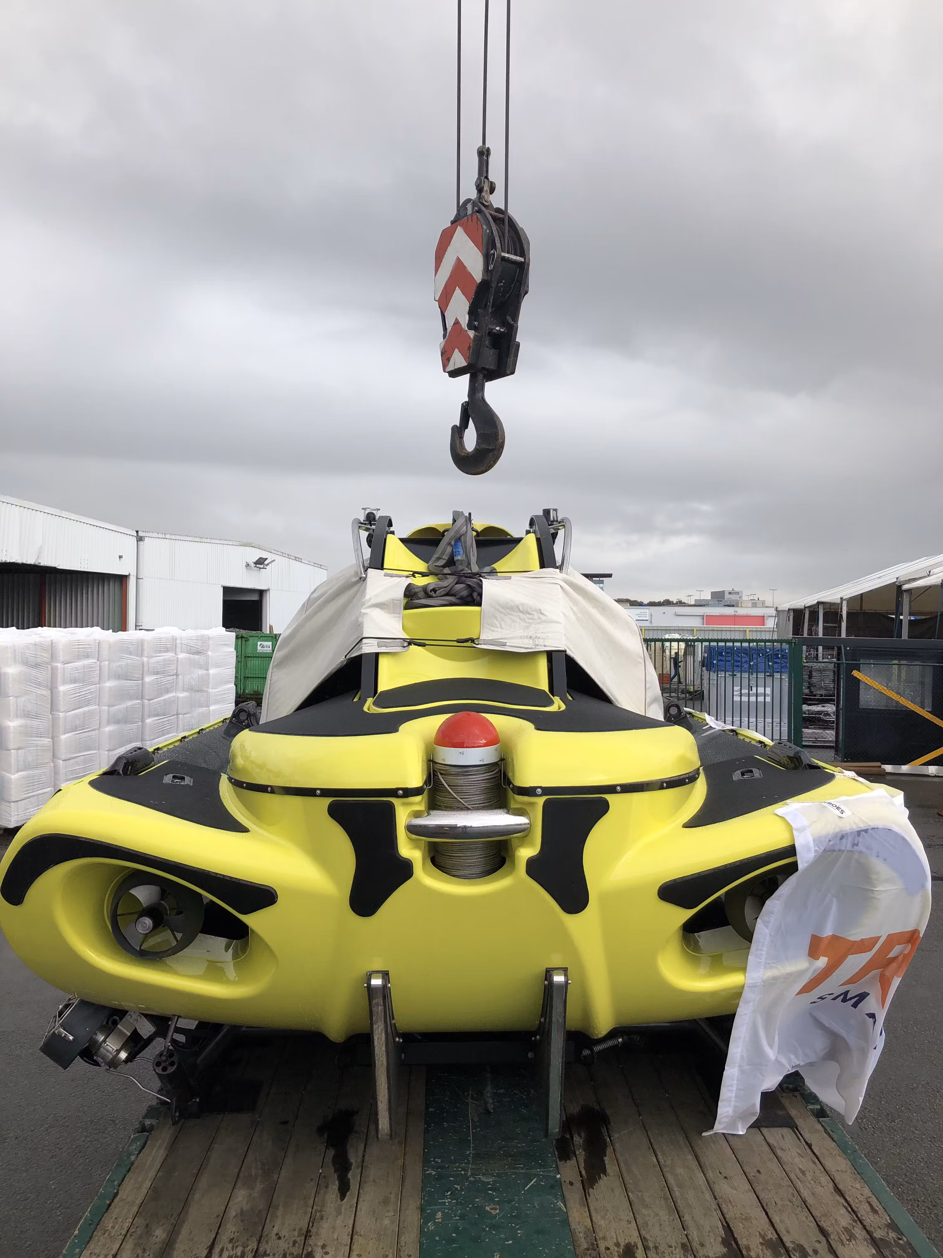 Onderzeeboot vervoerd