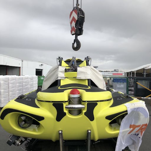 Onderzeeboot vervoerd