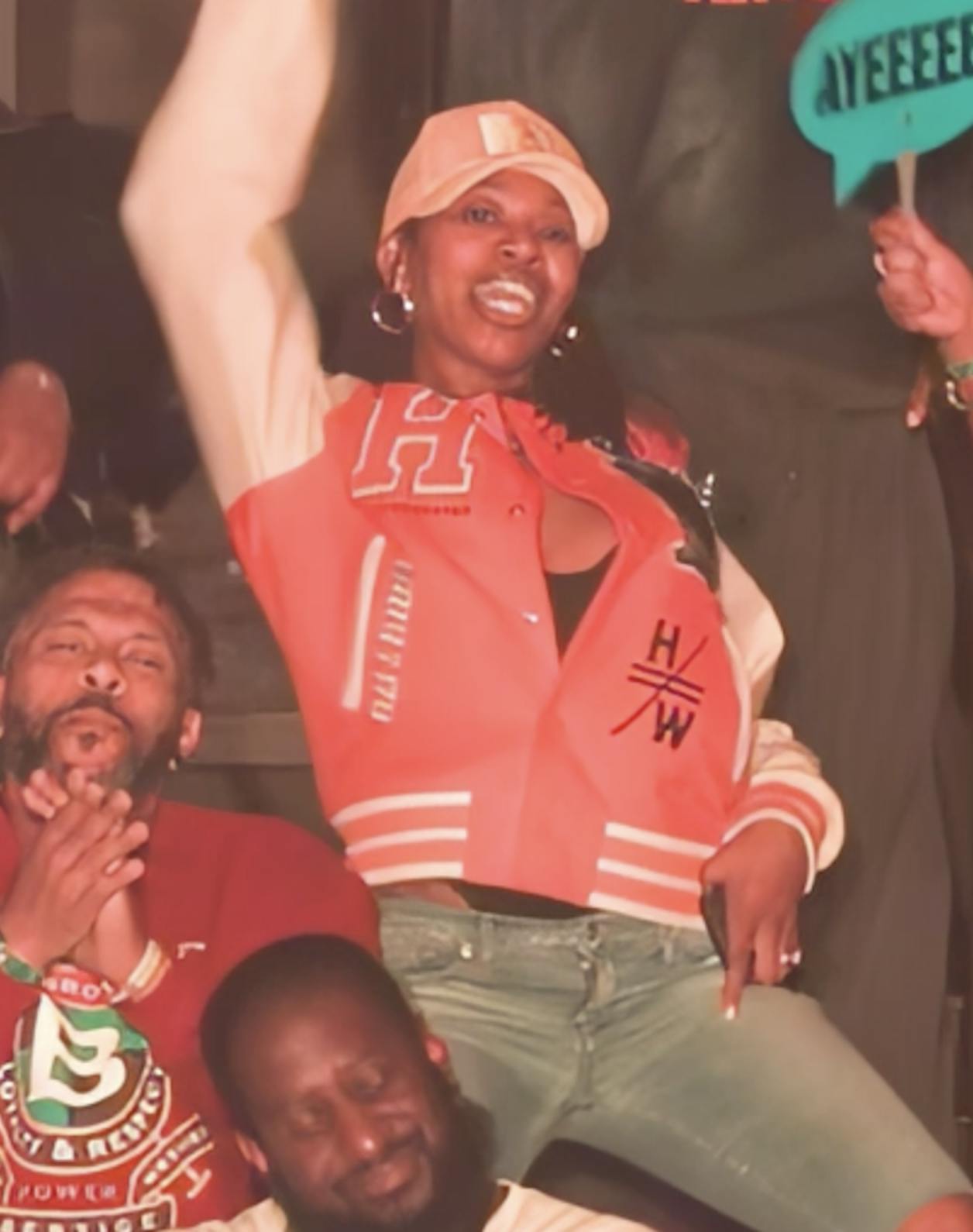 Trap Karaoke® on Instagram: "@ciara you have 24hrs to respond! 👀
Body roll check! ✅ Cousins, how’re they doing?! On a scale of 1️⃣ to “wait, who taught you THAT?! 😅👀”"