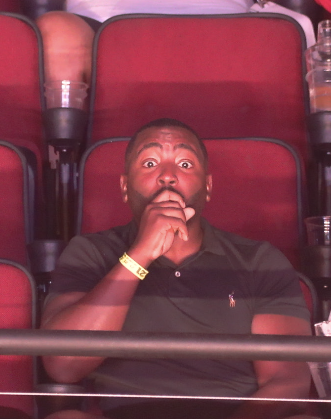 Trap Karaoke® on Instagram: "When your Intrusive Thoughts get Caught in 4K 😭😭😭

The knees and stage presence though 👏👏👏

#trapkaraoke #intrusivethoughts #caughtin4k 

📸 @fairyniqq"