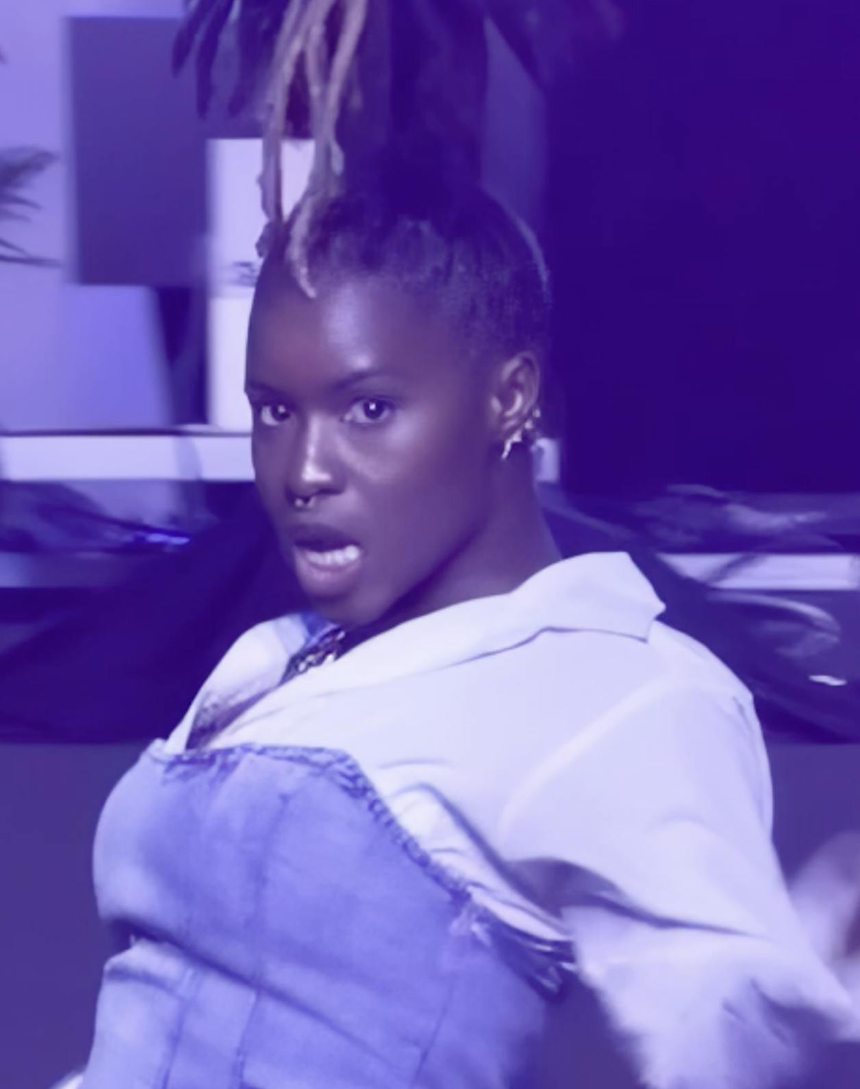 Trap Karaoke® on Instagram: "The crowd wasn’t ready, but she was!👀
#GoodKnees #Trapkaraoke"