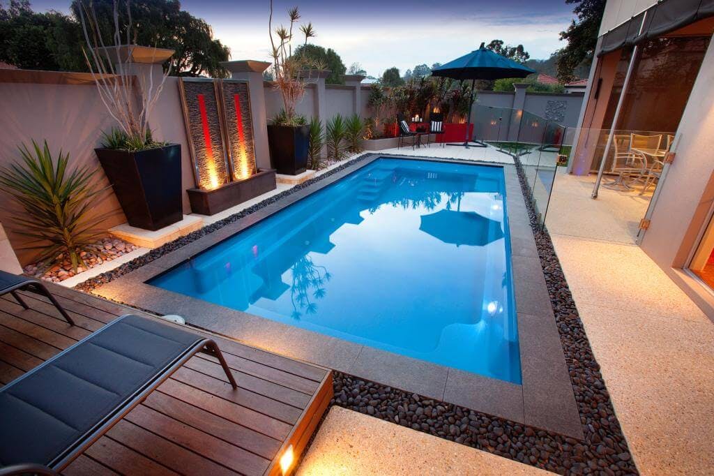 piscine carrelage bleu