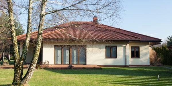 maison traditionnelle de constructeur - plain pied