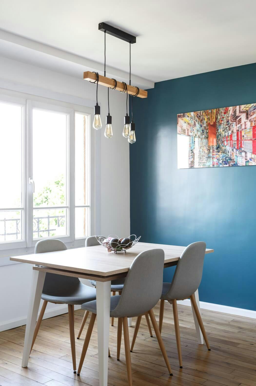 Espace repas au style scandinave