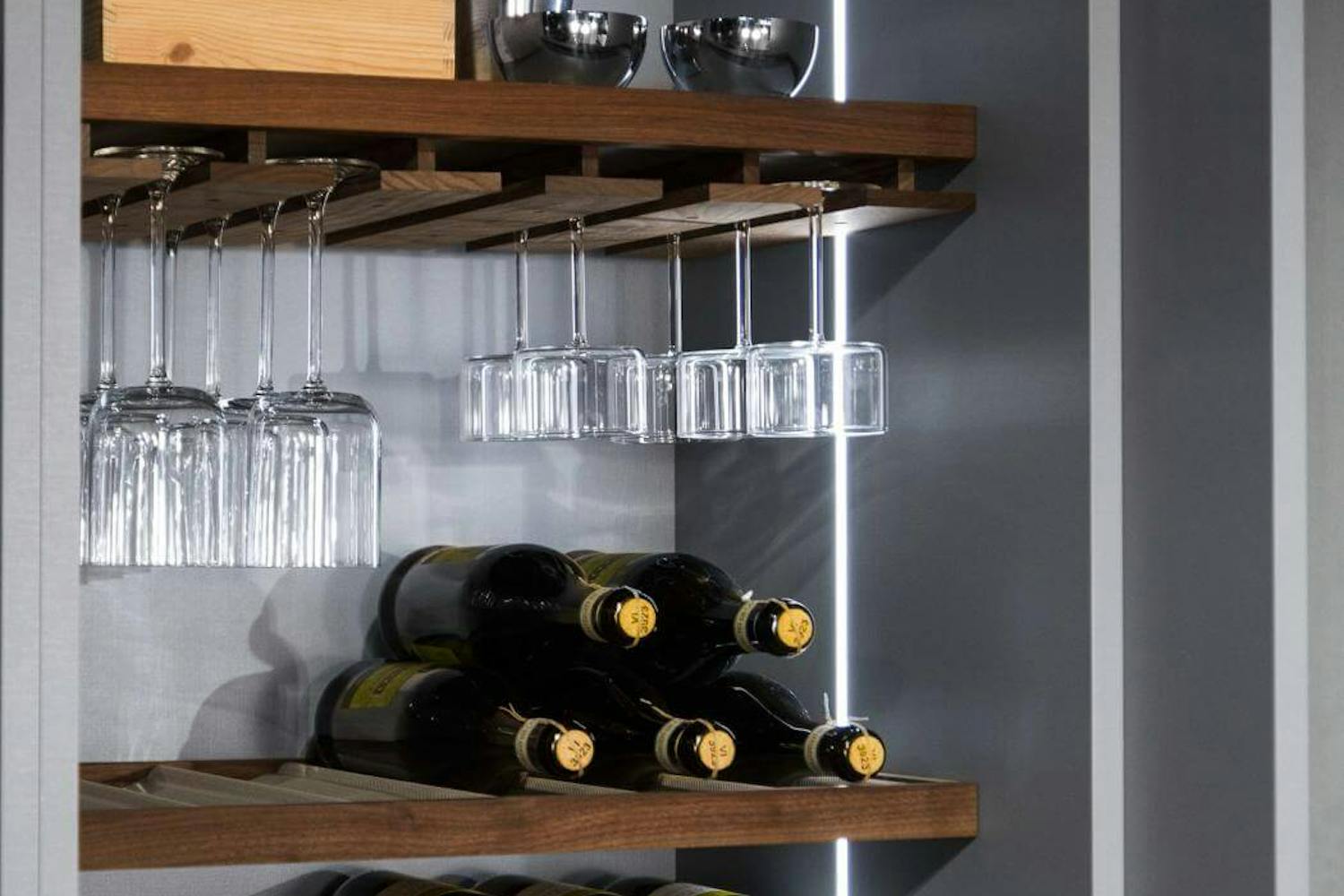 Rangement astucieux dans une cuisine haut de gamme italienne