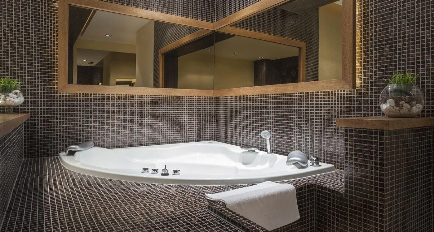 Baignoire d'angle pour 2 personnes