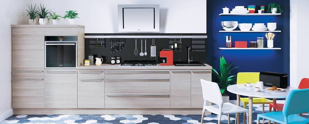 cuisine but finition en bois pour un look naturel