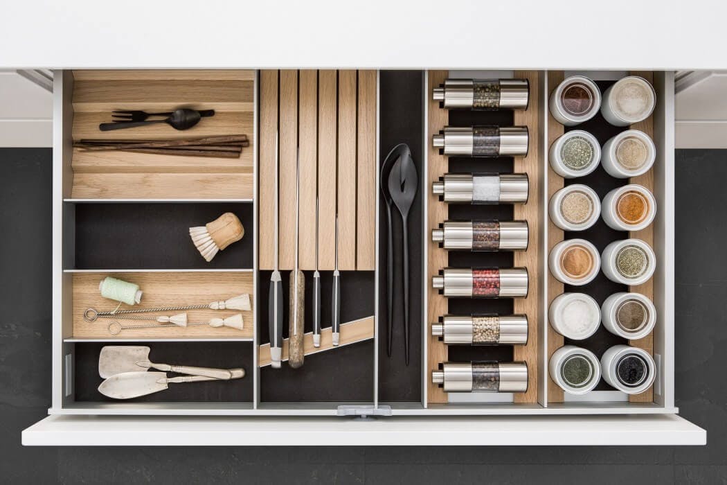 Agencement de tiroirs de cuisine intérieur bois