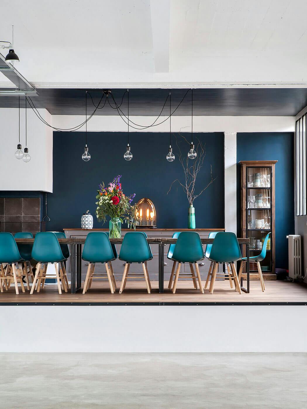 décoration haut de gamme très contemporaine pour la partie salle à manger