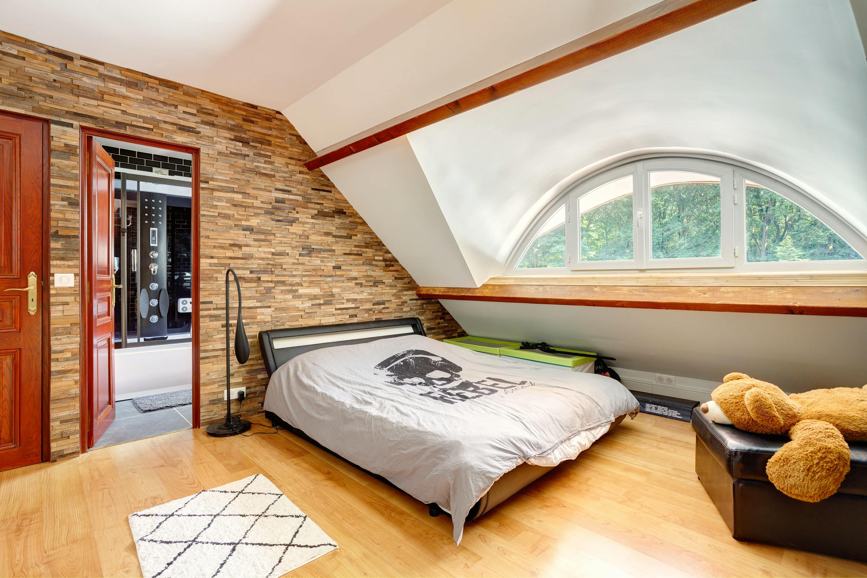 chambre à coucher rénovée