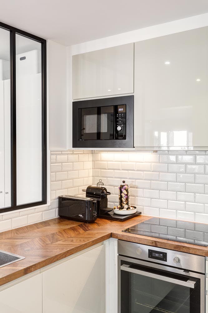 Cuisine plan de travail effet parquet