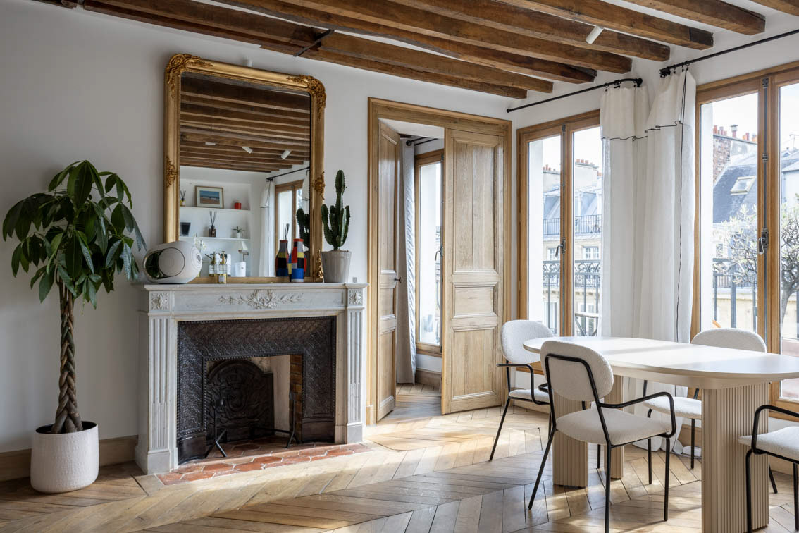 Salon avec cheminée 