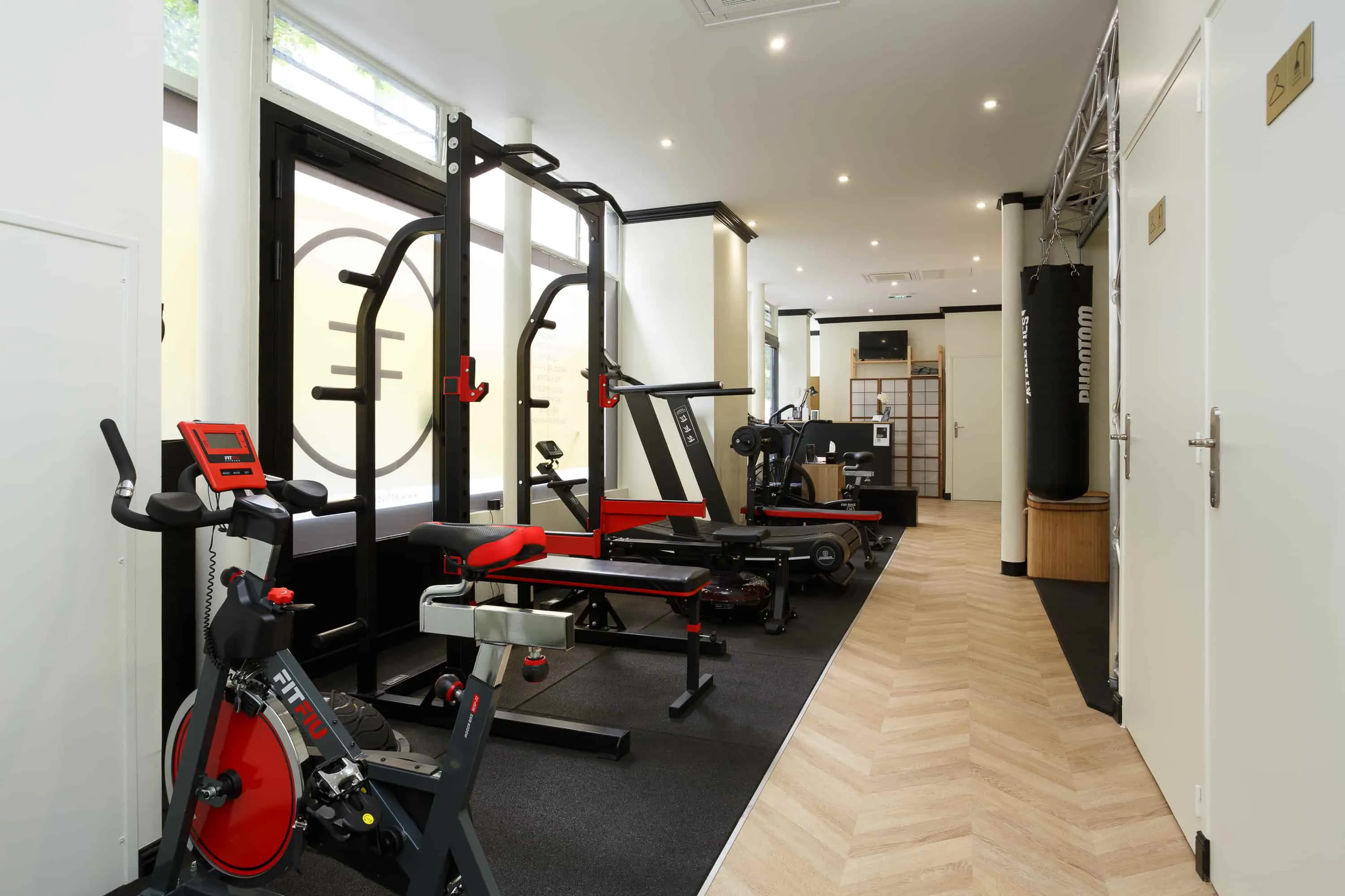 Salle de sport musculation, boxe et cardio