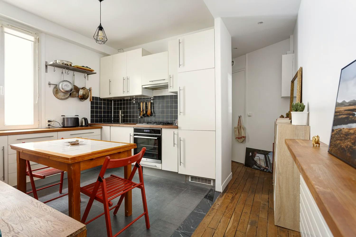 vue cuisine et entrée - rénovation