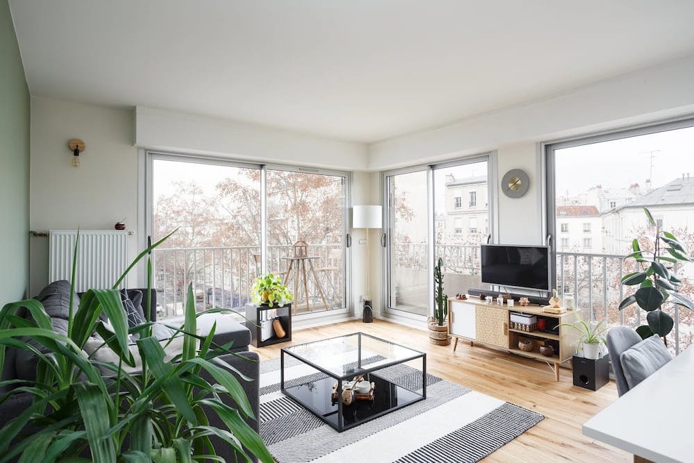 séjour des années 70 rénové - appartement de 60 m² à Paris 12