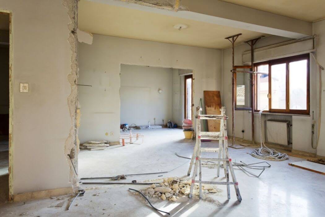 Phase de demolition d'une renovation studio