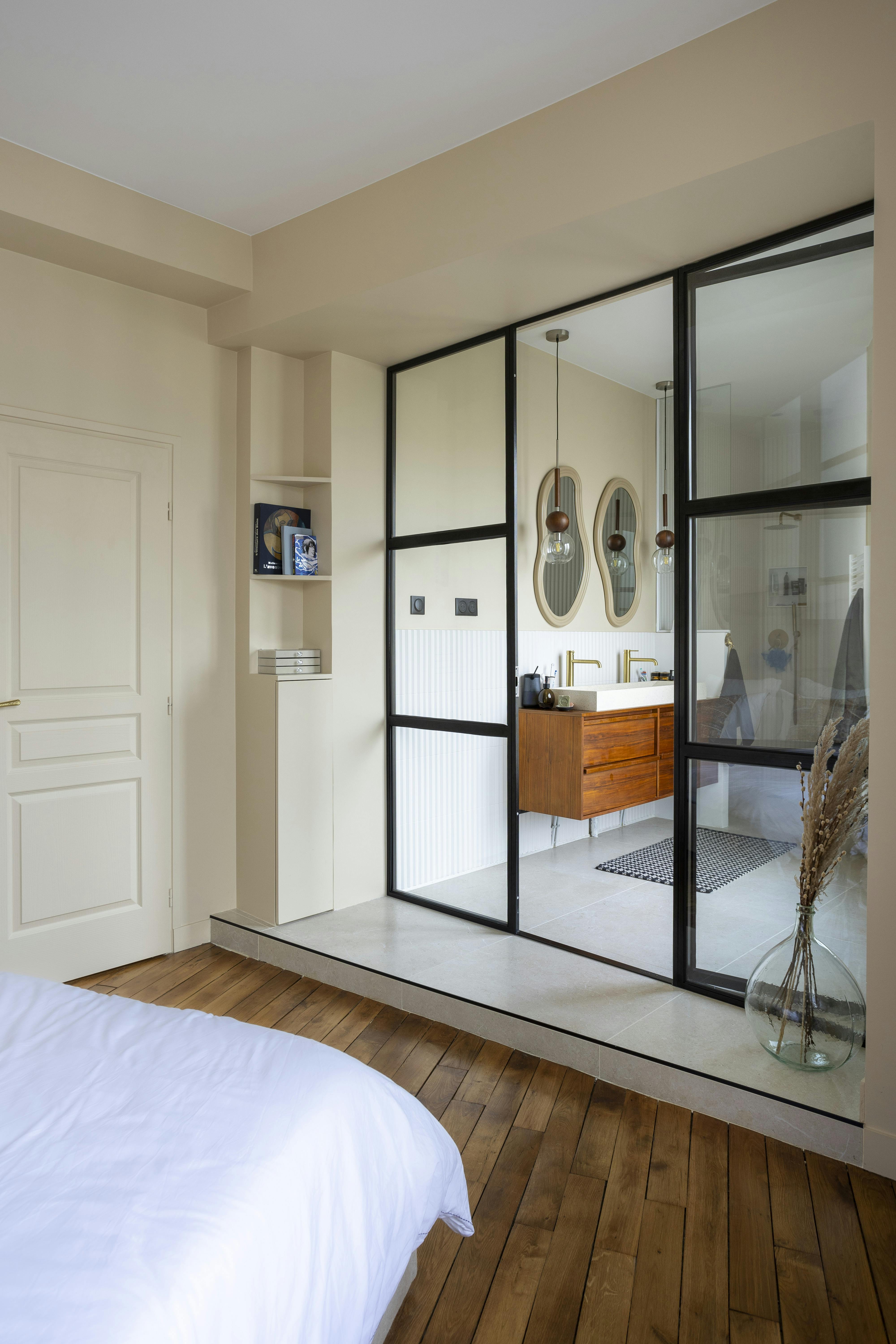 Chambre avec petite salle de bain