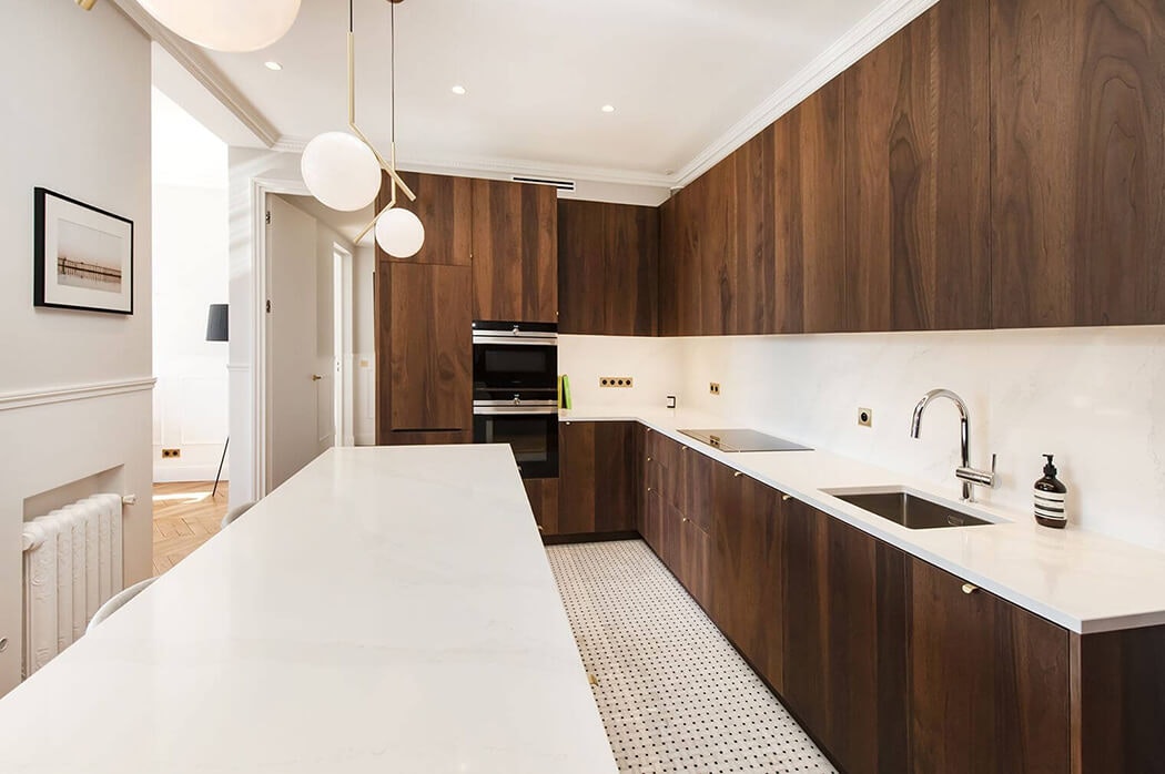 aménagement ,plafonds travaillés ,luminaires, cuisine haut de gamme -  Modern - Kitchen - Lille - by Création Ambiance Design