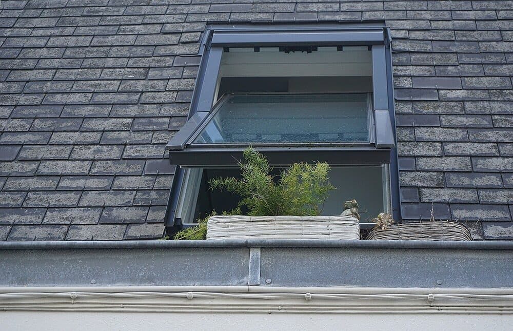 fenêtre de toit velux ouverture par rotation