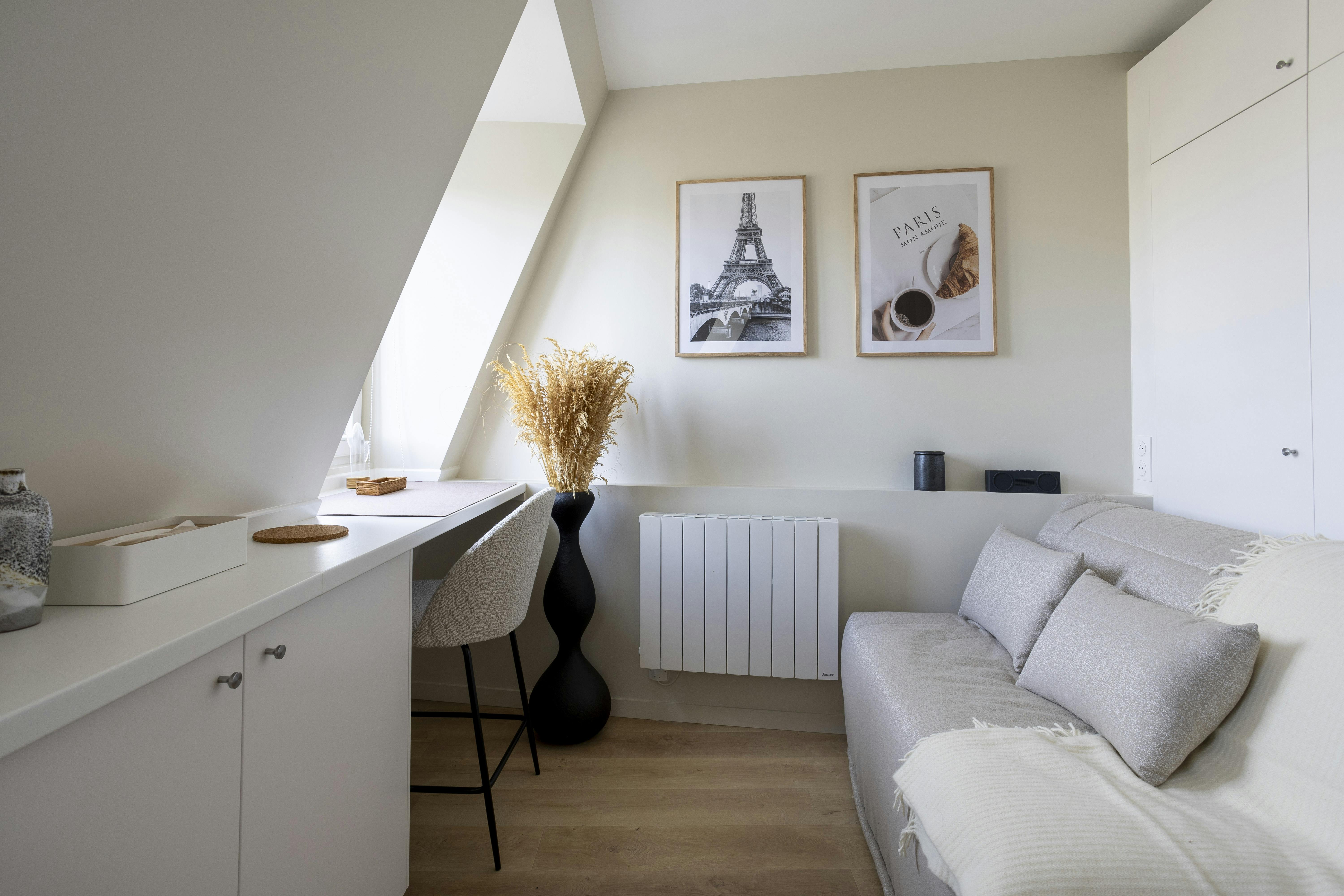 Un salon cosy aux lignes douces.