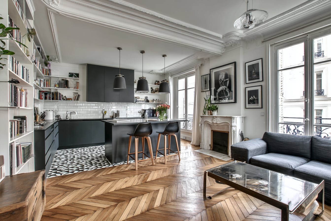 Salon cuisine appartement noir et blanc