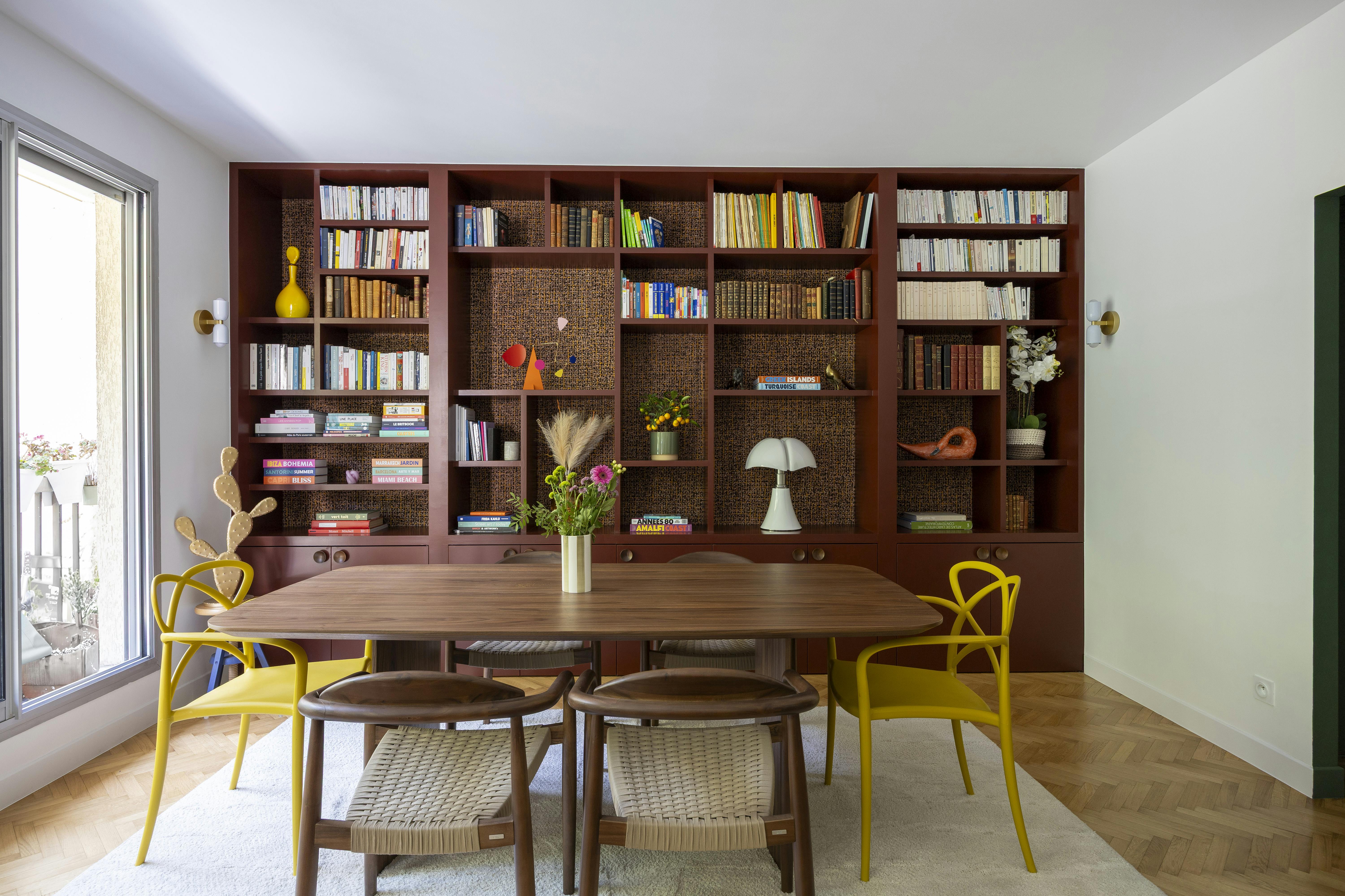 Grande bibliothèque sur-mesure en bois