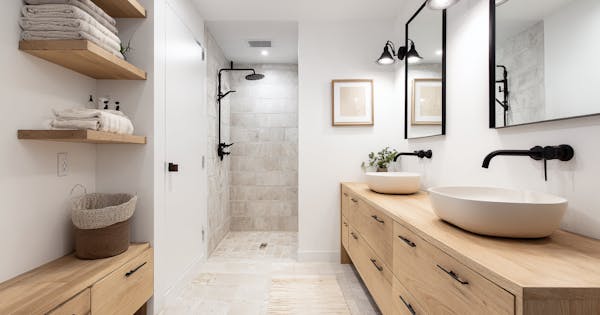 Décoration salle de bain bois