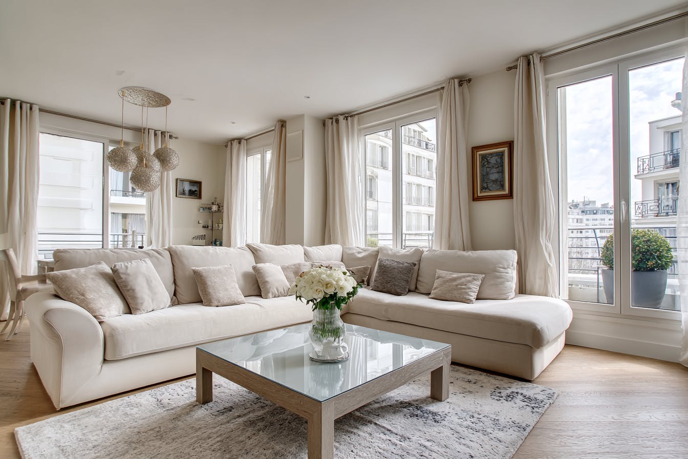 Salon moderne à Drancy