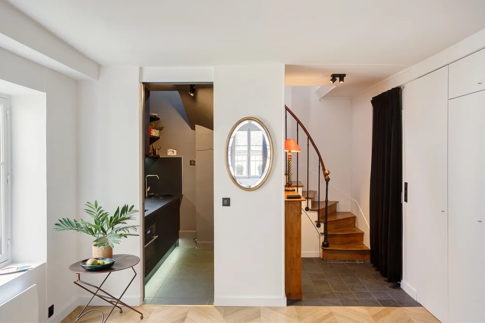 Angle cuisine / escaliers - Rénovation d'un appartement de 65 m²