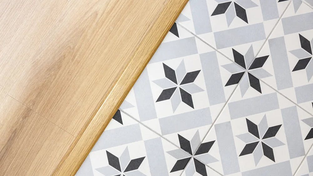 Parquet et faïence : pénurie des matériaux de construction